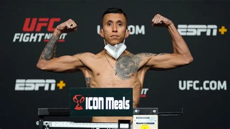 UFCs Jeff Molina Comes Out As Bisexual After Oral。